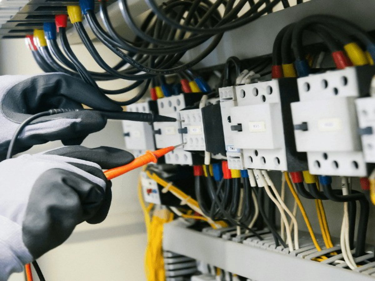 7 señales de que la instalación eléctrica de tu casa necesita revisión